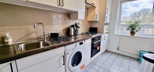 Westbourne Green Apartamento | Canal View 3 bed Flat - Little Venice!
