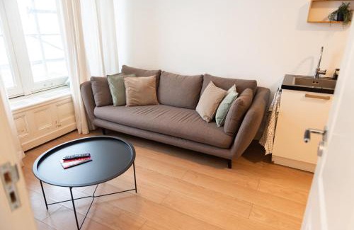 Jordaan Cama Y Desayuno | Canal View Apartment