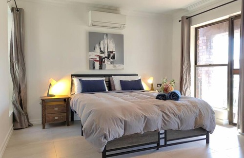 Newport Casa | Canal view getaway in Newport