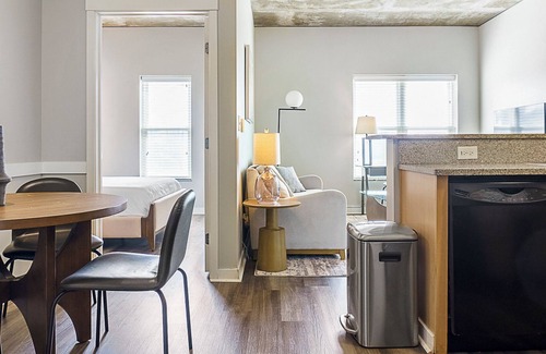 Downtown Indianapolis Apartamento | Canal Walk District Apartments by Landing