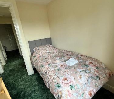 Ilminster Casa | Canal Way- Cozy 3-Bed House