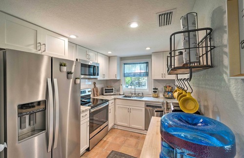 Palmetto Casa | Canalfront Home w/ Kayaks, Pool & On-Site Fishing!