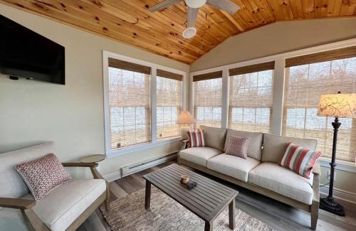 Waterloo Casa | Canalside Cottage 3BR Lake Access Dock Fire Pit
