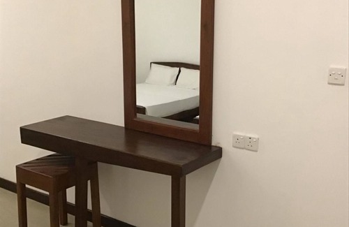 Ginigathena Casa | Canalside Villa & Guest House