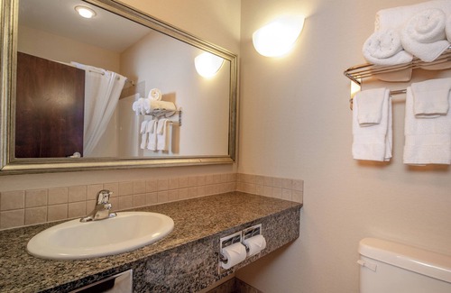 High River Hotel | Canalta High River