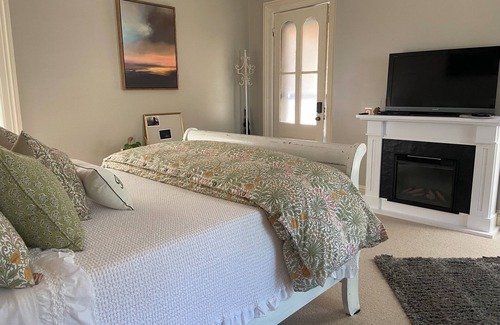 Canandaigua Cama Y Desayuno | Canandaigua Main St Private Entrance Guest Suite