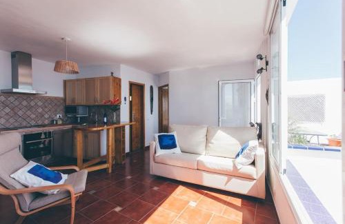 Santa Cruz de Tenerife Apartamento | Canary casita next to the Atlantic Ocean