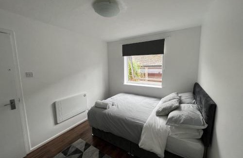 Island Gardens Apartamento | Canary Wharf Haven - Spacious & Homely Entire 1 Bedroom Flat