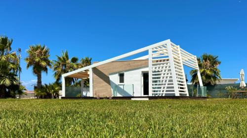 Margherita di Savoia Villa | Cancello Blu