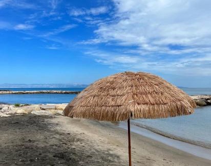 Margherita di Savoia Villa | Cancello Blu
