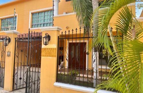 Alfredo V. Bonfil Cama Y Desayuno | Cancun-Soho