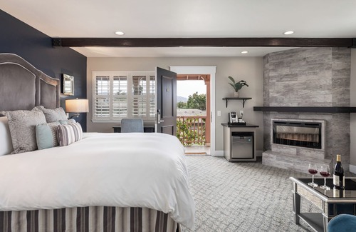 Northwest Carmel Hotel | Candle Light Inn