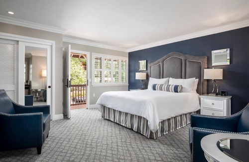 Northwest Carmel Hotel | Candle Light Inn
