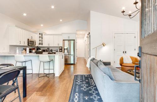 Candler Casa | Candler Cottage with Mountain Views and Deck