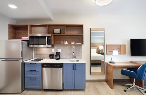 Asheville Hotel | Candlewood Suites Asheville Downtown by IHG