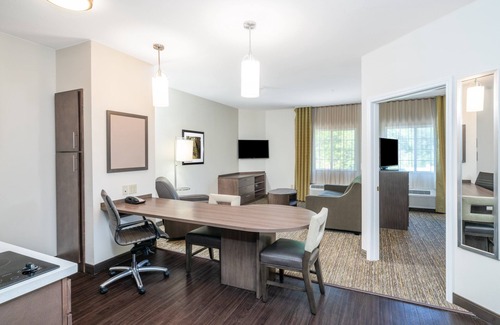 Auburn - Opelika Hotel | Candlewood Suites Auburn by IHG