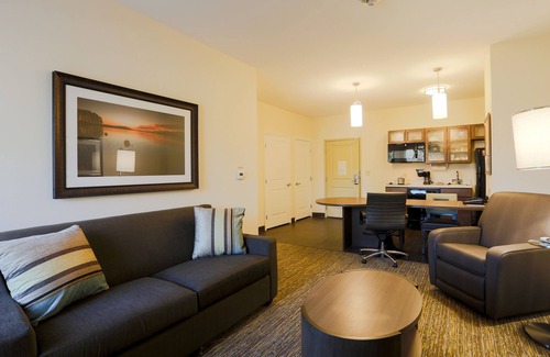 Auburn - Opelika Hotel | Candlewood Suites Auburn by IHG