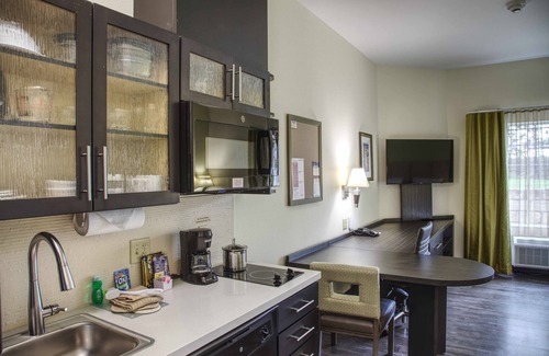 Walnut Creek Business Park Hotel | Candlewood Suites Austin North by IHG