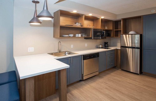 Independence Hotel | Candlewood Suites Cleveland South - Independence by IHG