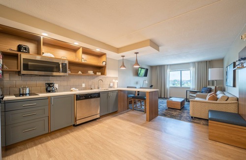 Independence Hotel | Candlewood Suites Cleveland South - Independence by IHG