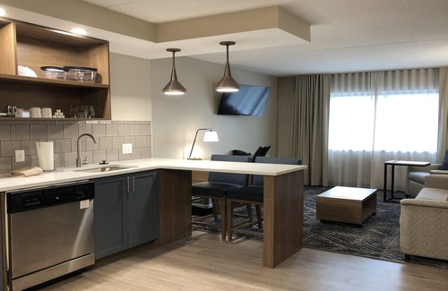 Independence Hotel | Candlewood Suites Cleveland South - Independence by IHG