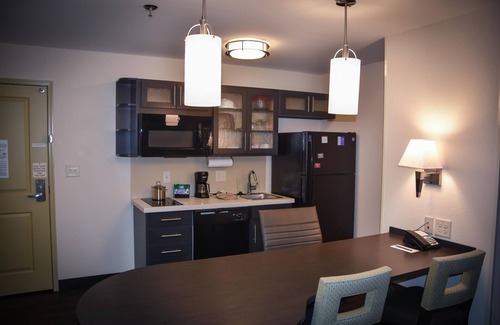 Fortson Hotel | Candlewood Suites Columbus-Northeast by IHG