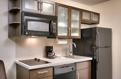 Plano Hotel | Candlewood Suites Dallas Plano East Richardson by IHG