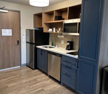Macomb Hotel | Candlewood Suites Detroit Sterling Heights by IHG