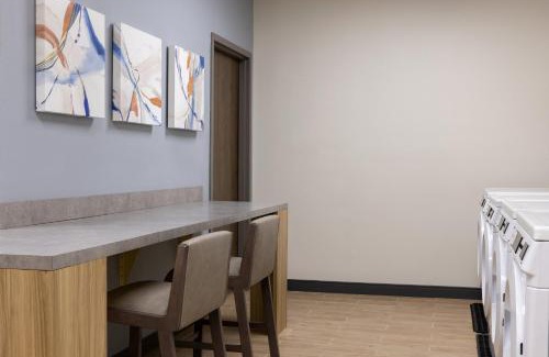 Sherwood Park Hotel | Candlewood Suites Huntsville - Research Park by IHG