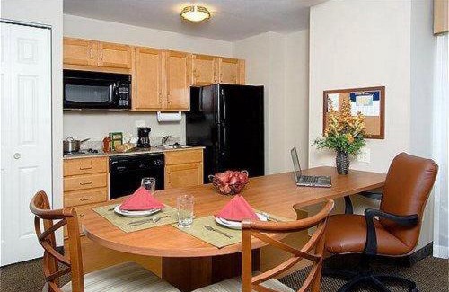 Indianapolis Hotel | Candlewood Suites Indianapolis Downtown Medical District by IHG