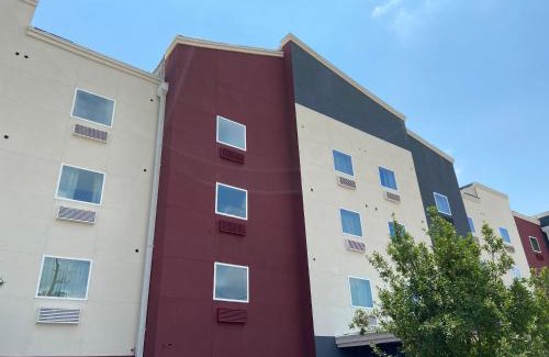 La Porte Hotel | Candlewood Suites La Porte by IHG