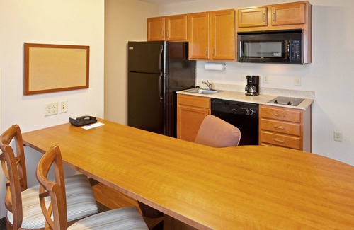 Jeffersonville - Clarksville Hotel | Candlewood Suites Louisville North by IHG