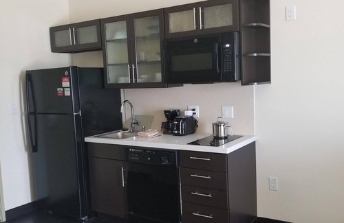 Plano Hotel | Candlewood Suites Plano North by IHG