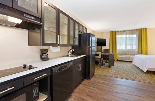 Strabane Hotel | Candlewood Suites Washington North by IHG