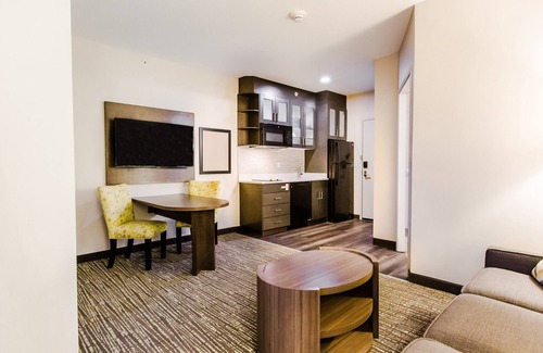 West Edmonton Hotel | Candlewood Suites West Edmonton - Mall Area by IHG