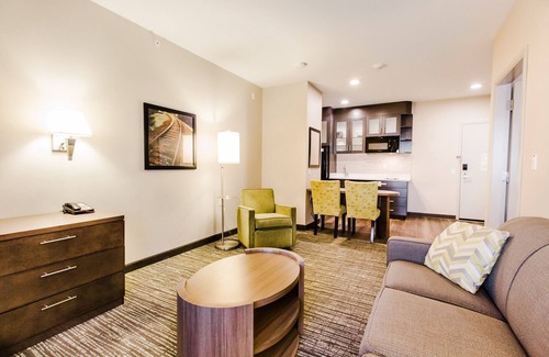 West Edmonton Hotel | Candlewood Suites West Edmonton - Mall Area by IHG
