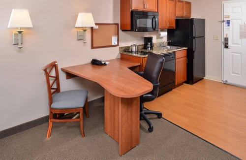 Williston Hotel | Candlewood Suites Williston by IHG