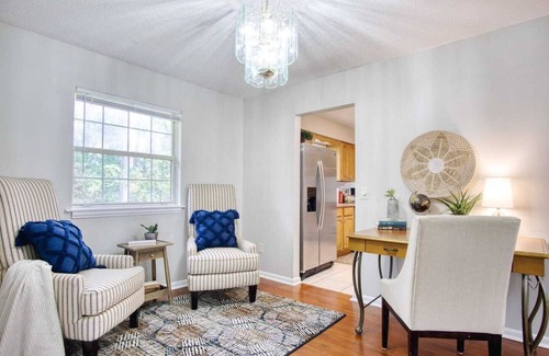 Southpoint Casa | ~Candy Apple Plush Pad Sleeps 10 Trains & Shops~
