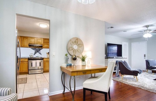 Southpoint Casa | ~Candy Apple Plush Pad Sleeps 10 Trains & Shops~