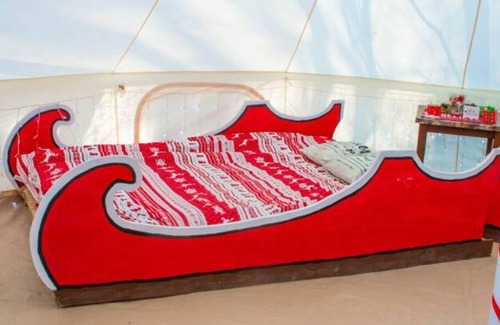 Columbia Alquiler De RV | Candy Cane Glamp Yurt in the Woods