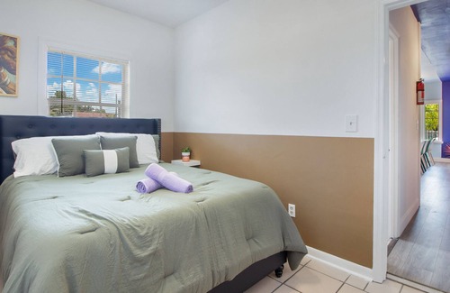 Seybold Villa | Candyland—As seen on TV, Sleeps 16 with 7BR and 4BA