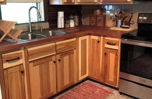 Burnsville Cabina | Cane River Cabin direct river front 3 bedroom 2 bath cabin.