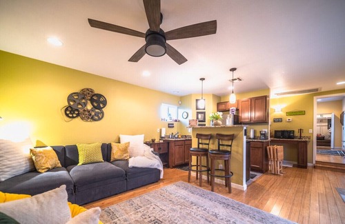 South Mountain Cabaña | Cannabis Friendly - Near Airport - Guesthome