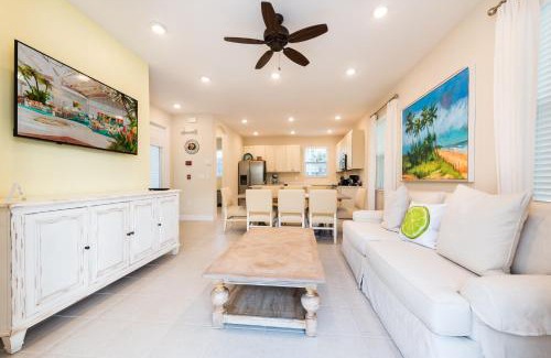 West Kissimmee Casa | Cannon Thunder Cottage With Private Hot Tub Near Disney With Margaritaville Resort & Island H2O Access - 3066Pi