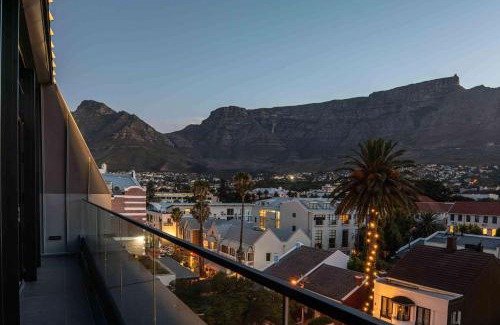 Cape Town City Centre Hotel | Canopy By Hilton Cape Town Longkloof