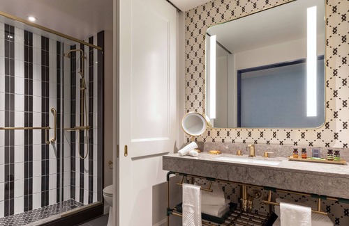 Center City Hotel | Canopy by Hilton Philadelphia Center City