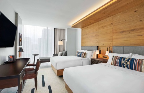 Downtown San Antonio Hotel | Canopy by Hilton San Antonio Riverwalk