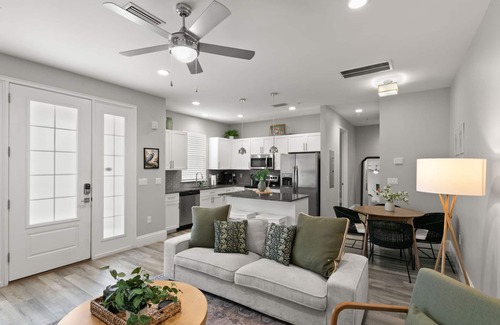 Safety Harbor Apartamento | Canopy Cove Stunning 2BR Apt Heart of Downtown