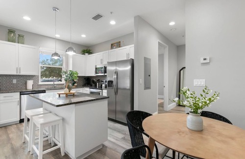 Safety Harbor Apartamento | Canopy Cove Stunning 2BR Apt Heart of Downtown