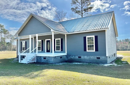 Norman Park Casa | Canopy Drive Cottage ~ Modern Chic 3B 2B sleeps 8 adults ~ Colquitt County GA